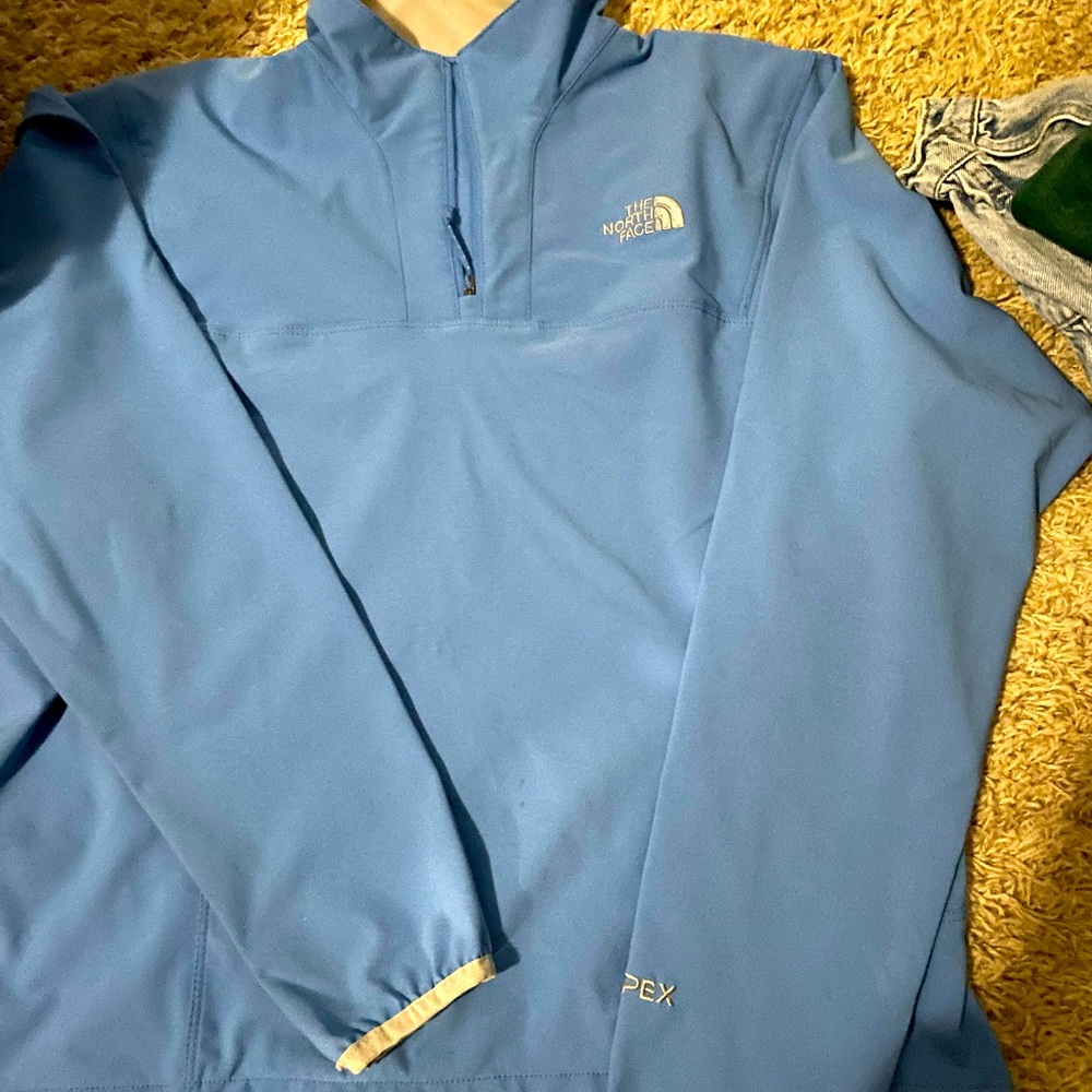 North Face Apex 1/4 zip. Size medium. Like new condition.